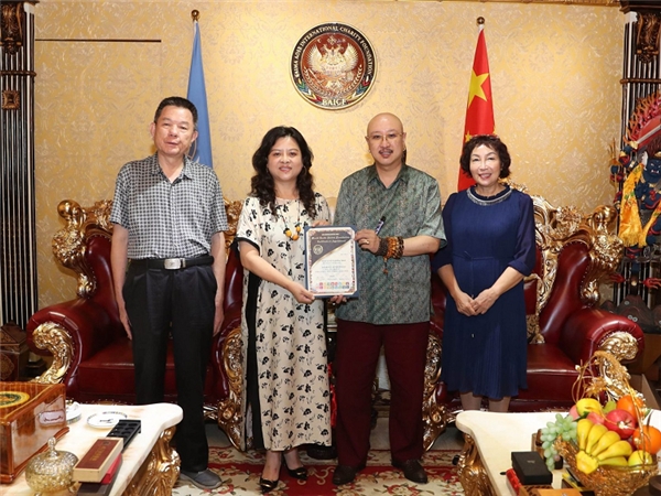 　　中国移动通信联合会党支部书记汪媛媛任平行空间元宇宙产业联盟常务副主席