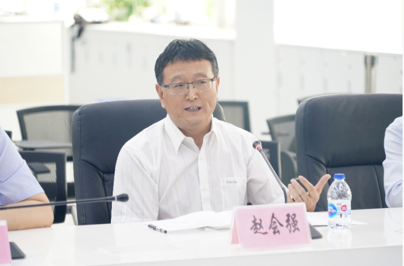 　　华风气象传媒集团党委副书记、总经理赵会强