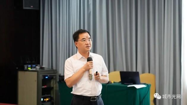 　　▲洲明集团副总裁袁道仁