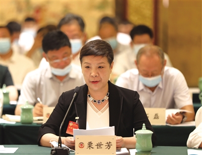 会上,张和平,栗世芳,张竞,张军,邱志刚,李卫东6位政协委员,智库专家
