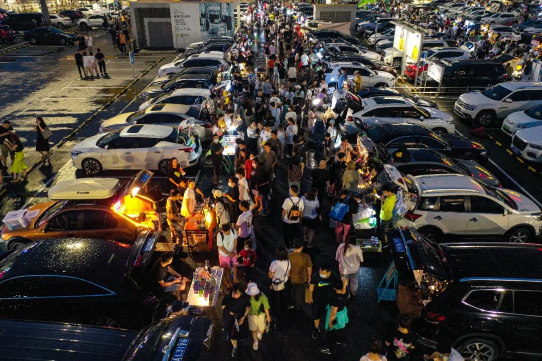 2022年7月2日，沈阳，位于兴华街北二路西北角的“宜家后备箱市集”。（图|视觉中国）