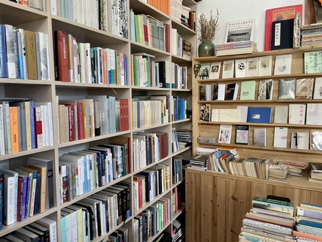 在上海开一家小书店的第七年,她说:"开书店的人没那么伟大"