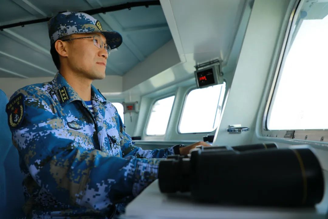 东部战区海军某支队荆州舰舰长吴仲戈