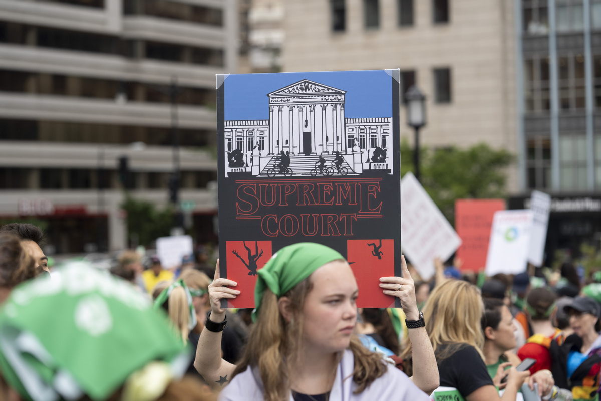 堕胎权支持者在美国首都华盛顿举行示威游行 （图片来源：新华社）