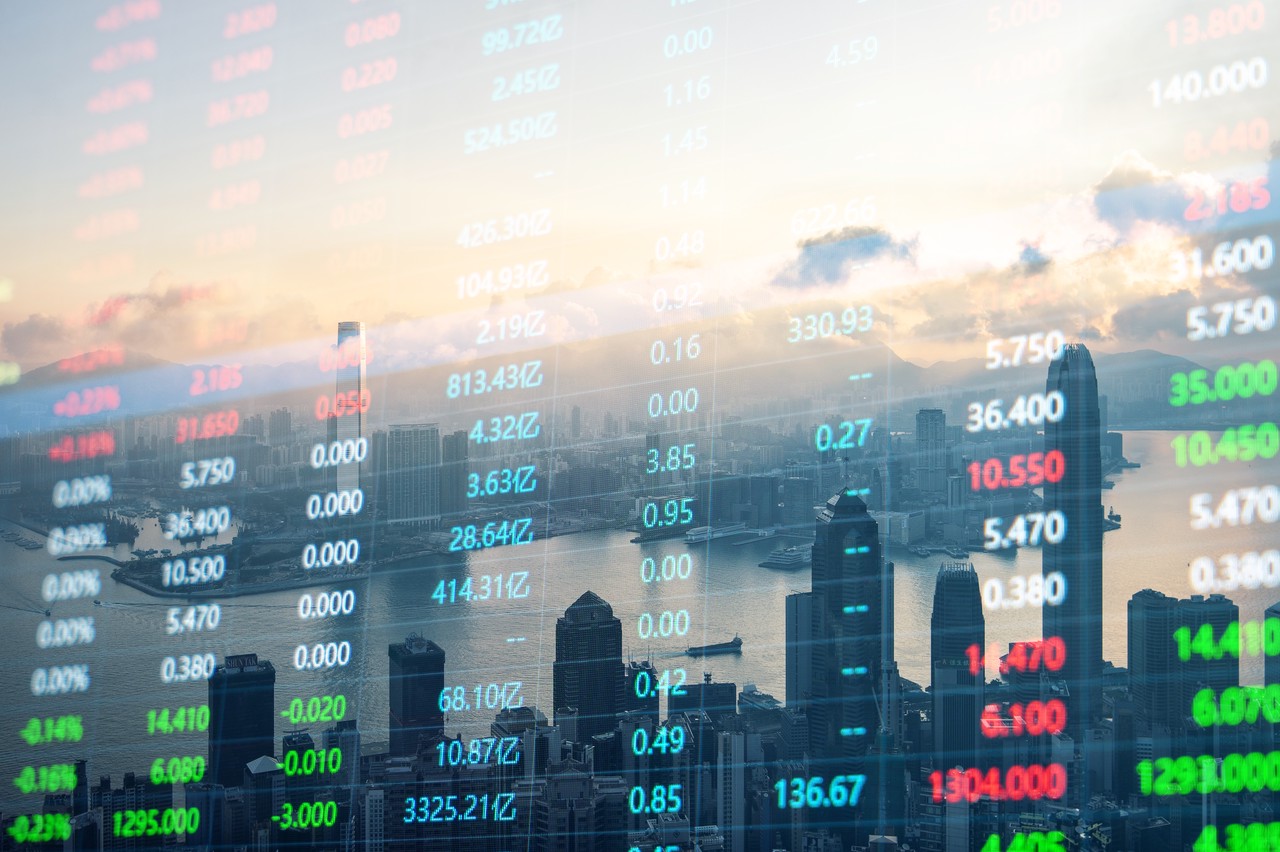 史无前例！恒大、融创、世茂等8家地产类企业同时遭恒生指数剔除，持续停牌或被退市