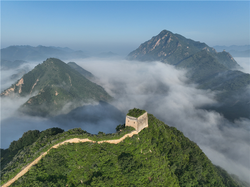 河北:长城云海景如画