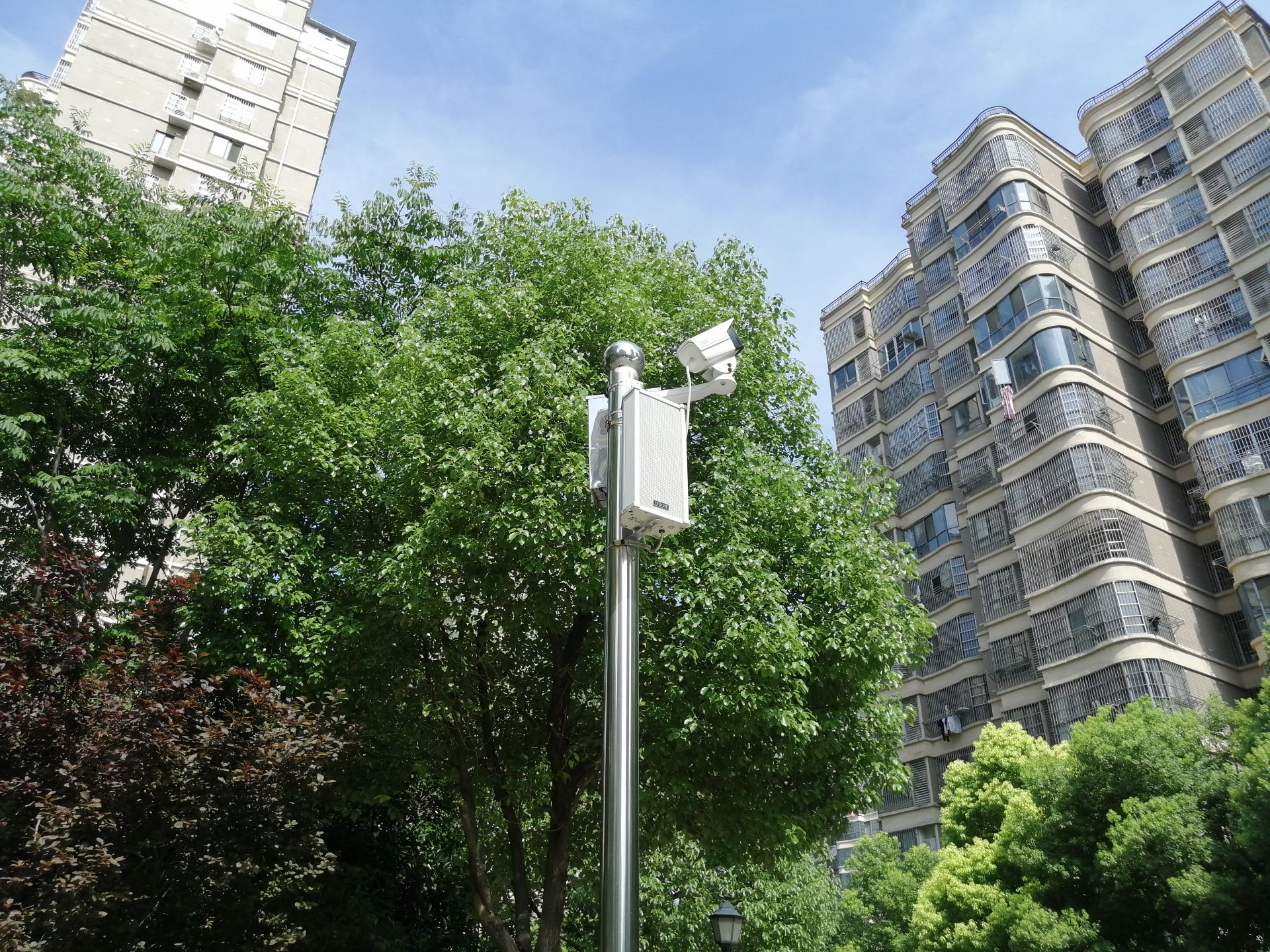 淮上区淮滨街道: 加装监控摄像头 让高空抛物无所遁形|高空抛物_新浪