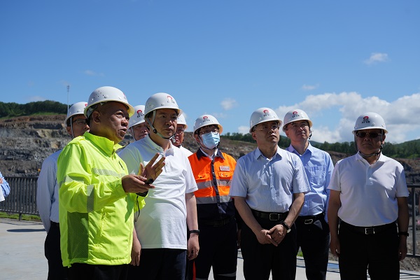 国文清到中国五矿黑龙江鹤岗石墨产业项目调研指导工作