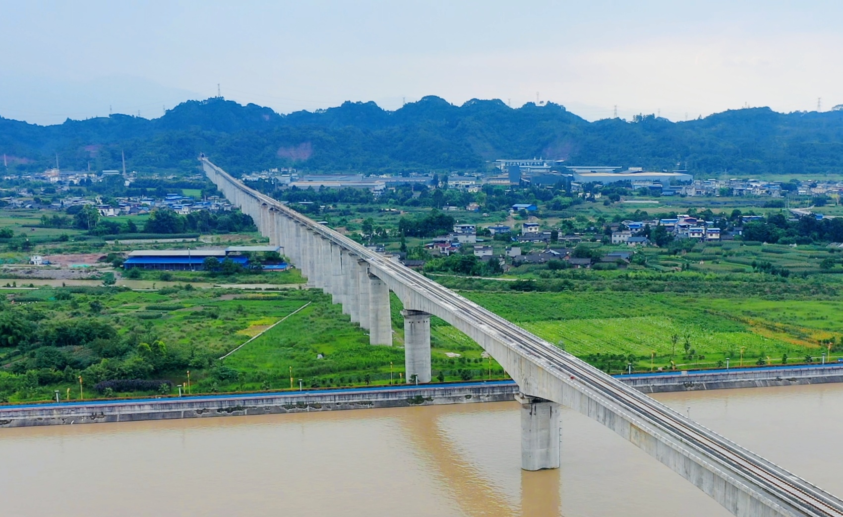 连乐铁路通过静态验收系成昆成渝重要连接线