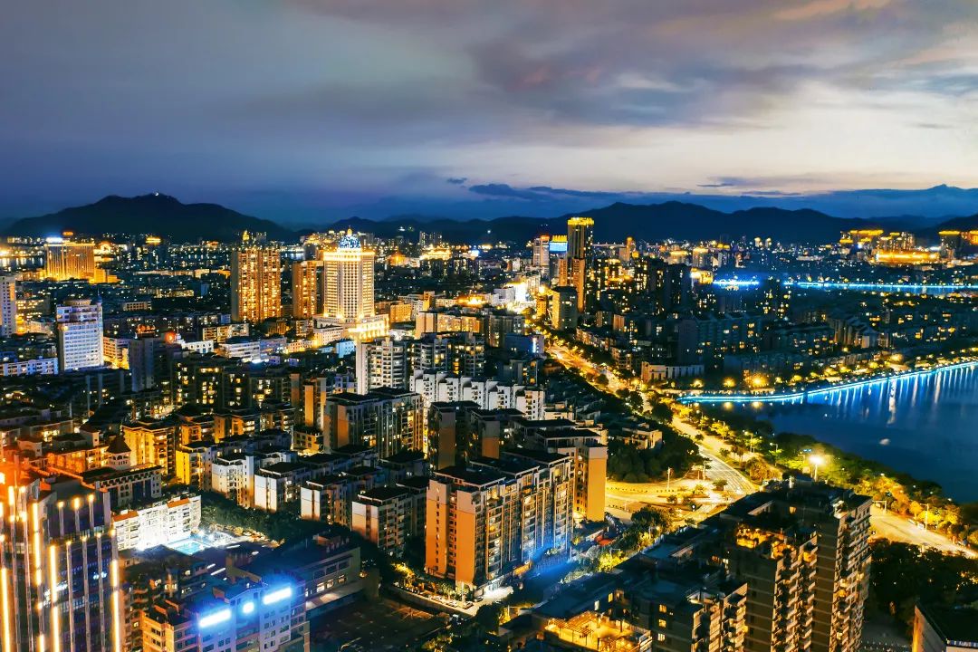 超级月亮现身肇庆夜空多图看肇庆绝美夜景