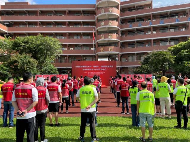 雅瑶社区党委书记,居委会主任林勇贤,居委会委员黎显彰,佛山市南海区