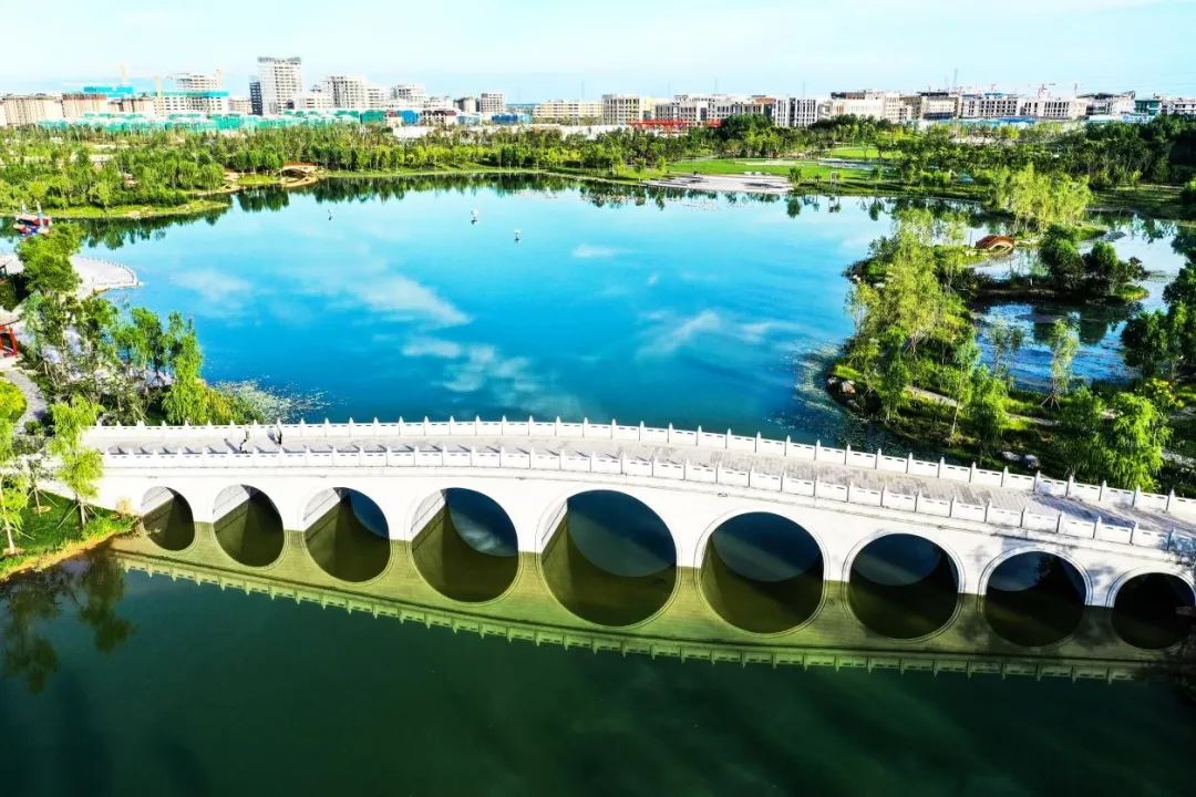 2022年7月14日,航拍的雄安金湖公园内景.河北日报记者李东宇摄