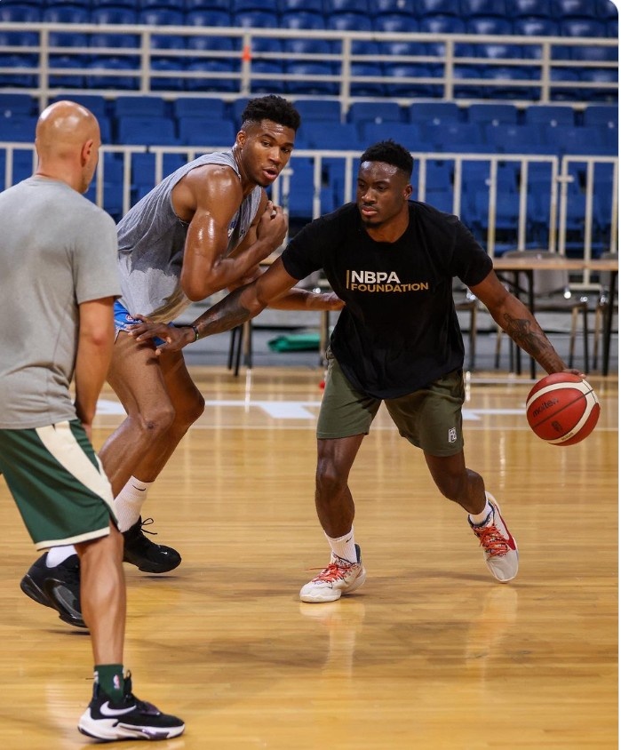 字母哥领军下的雄鹿攻防数据解析