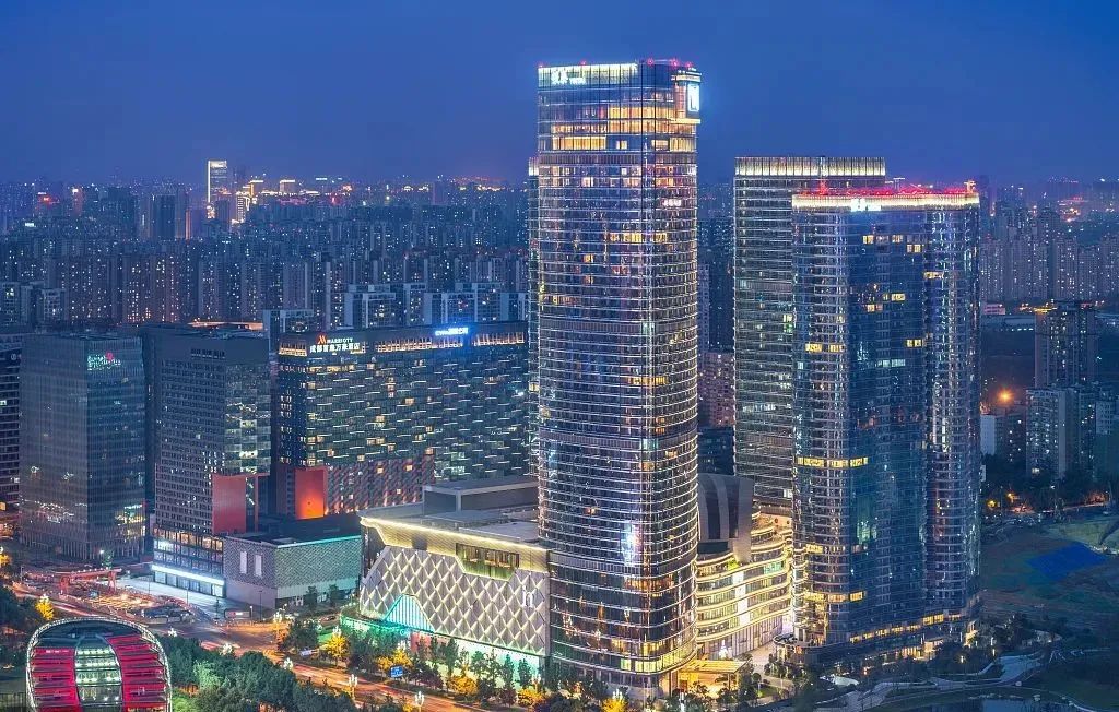 成都银泰中心实拍图