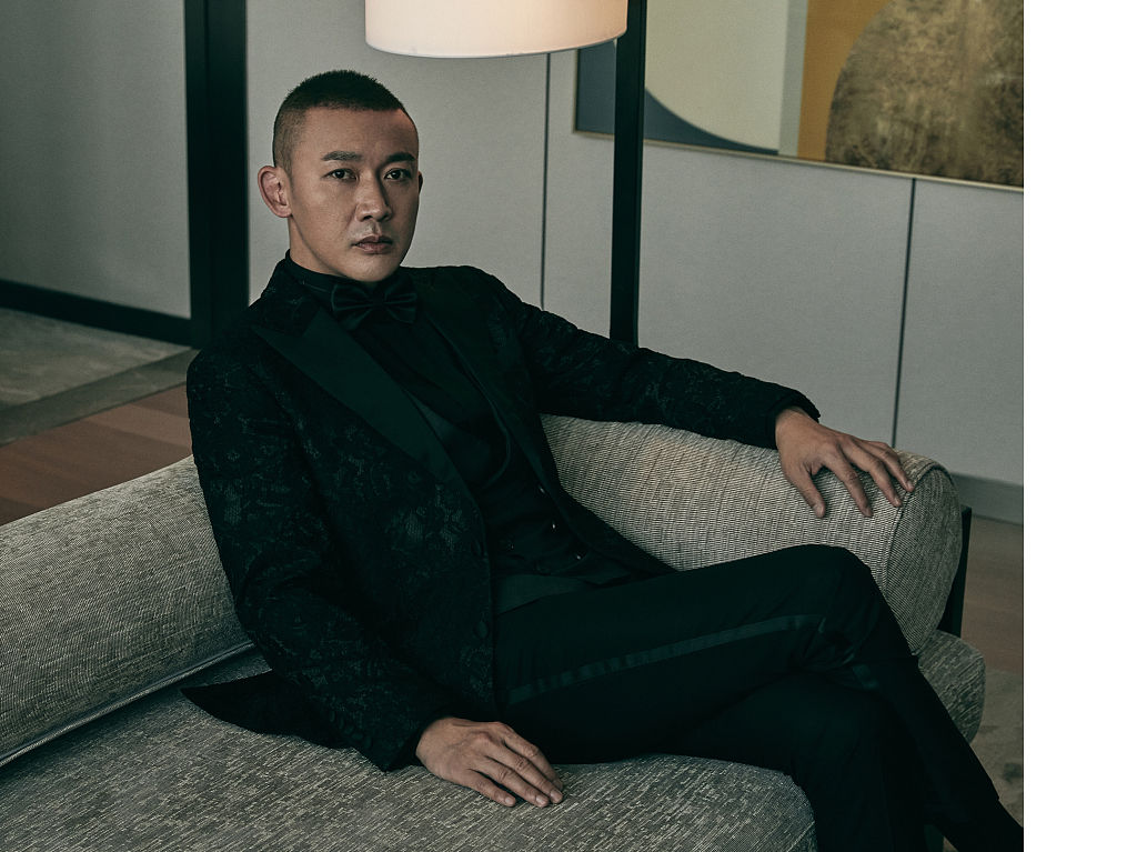 聂远参加国窖长沙站活动 拍摄一组绅士西装写真照_高清图集_新浪网