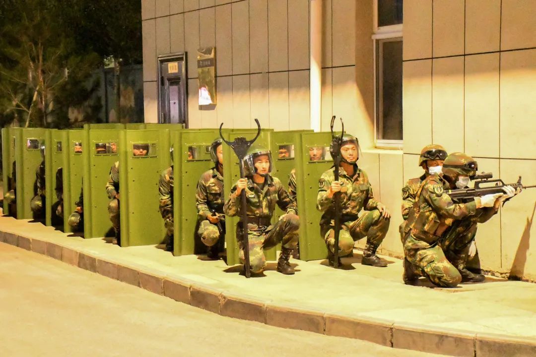 警卫兵的一天原来可以这么精彩