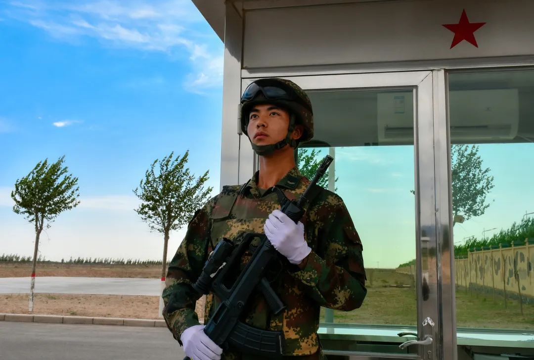 警卫兵的一天原来可以这么精彩