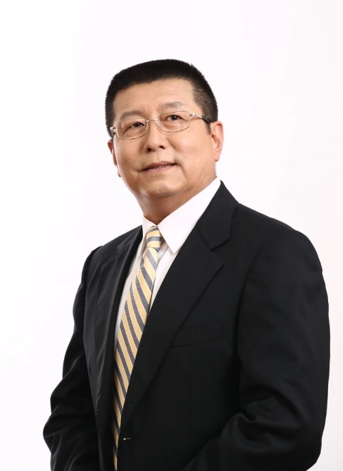 吕建中 依视路集团大中华区事务总裁、全球报告倡议组织董事局董事、中国CSR智库副理事长、上海外商投资协会监事长