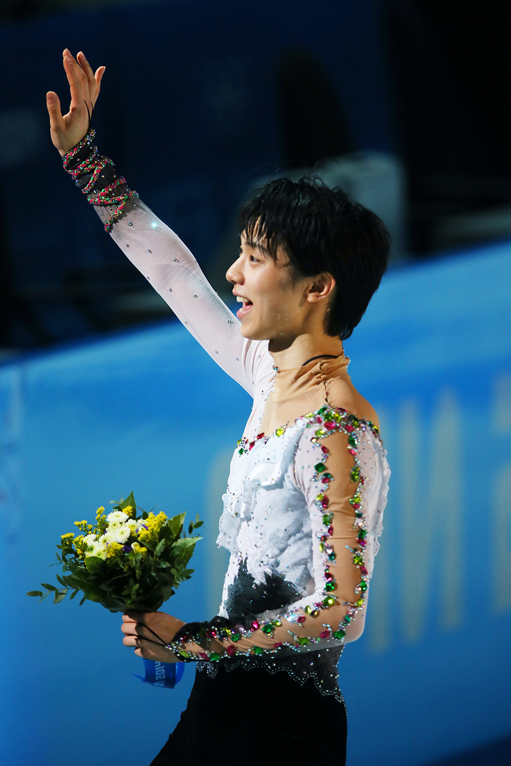 【图集】羽生结弦宣布告别竞技赛场:回顾"花滑王子"的冰上高光时刻|羽