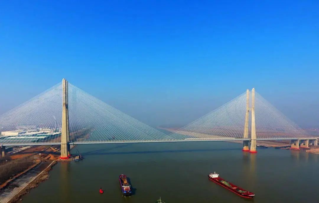 最大的是目前我国跨度最大鳊鱼洲长江铁路大桥京港高铁安庆至九江段