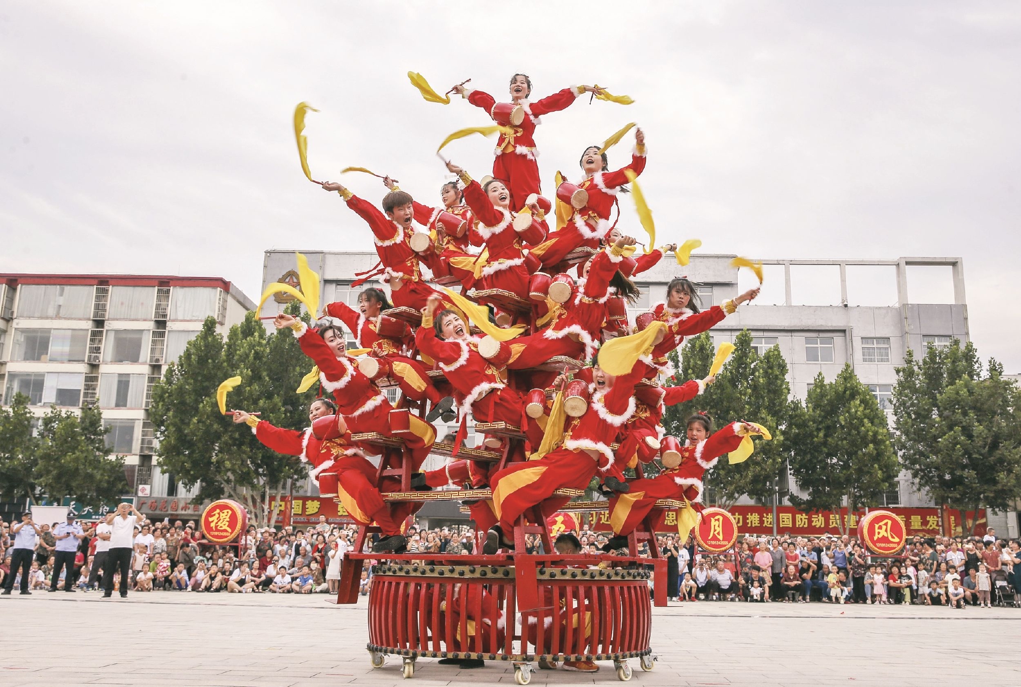 图为高台花鼓表演.视觉