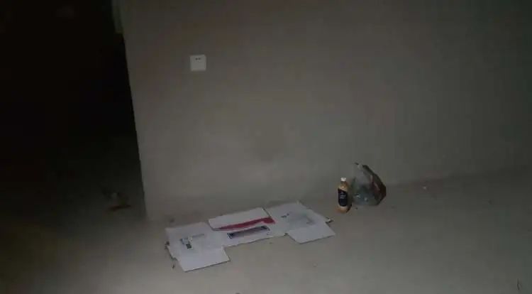 新冠康复求职者晚上睡觉的地方。图片来源：新闻晨报