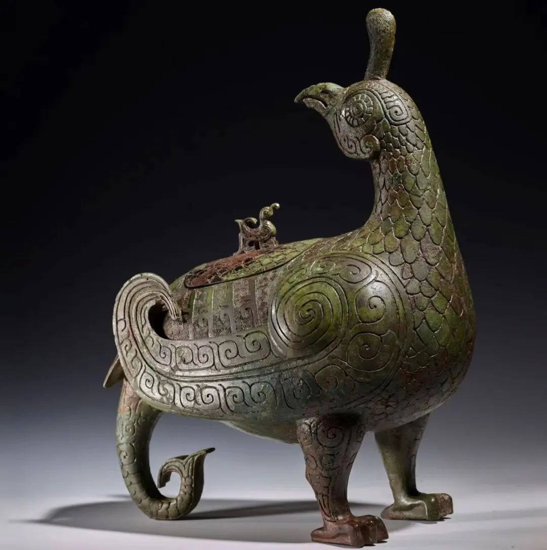 晋侯墓地出土青铜鸟尊