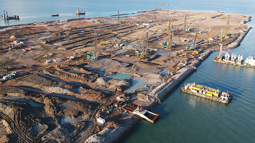 强劲地基新技术设备应用项目香港国际机场第三跑道现已正式启用