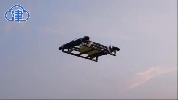 载重量100公斤！我国自主研发首款垂直起降喷气动力飞行器在津试飞成功