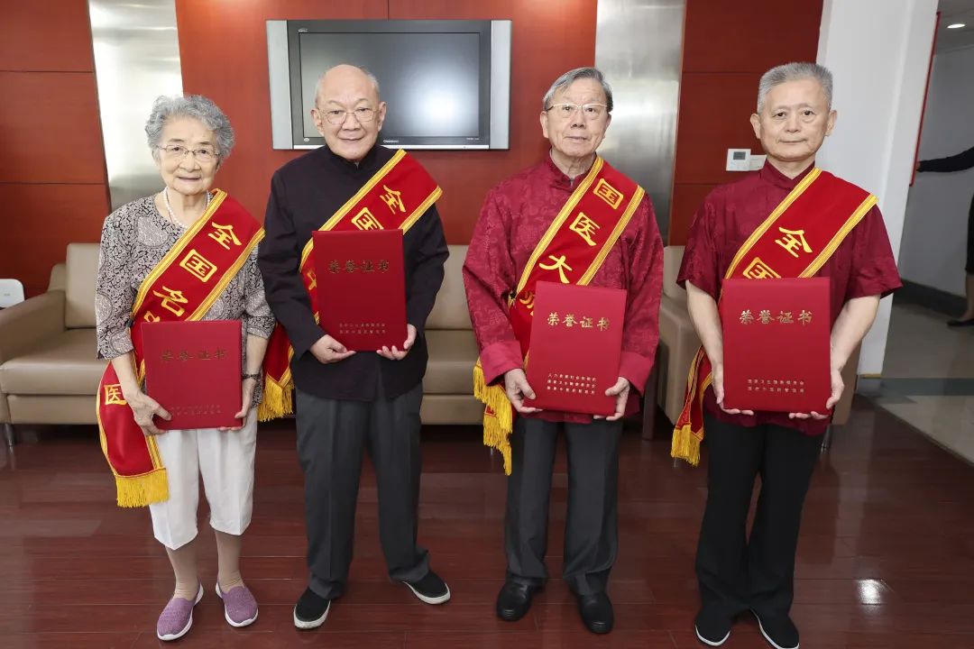 全军首位海军军医大学凌昌全教授荣获全国名中医称号