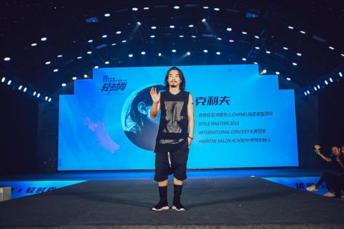 　　克利夫