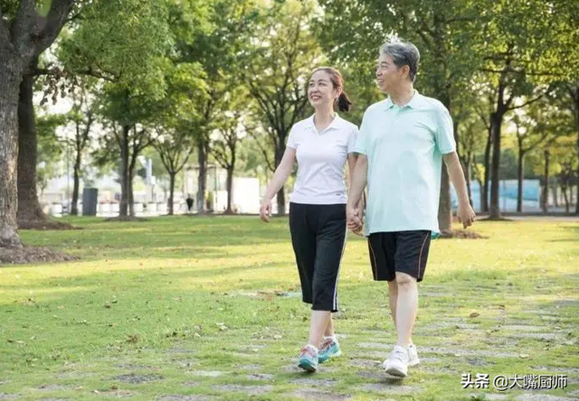 今日大暑，建议老年人，多吃3种食物，便宜又营养，清爽解暑不腻