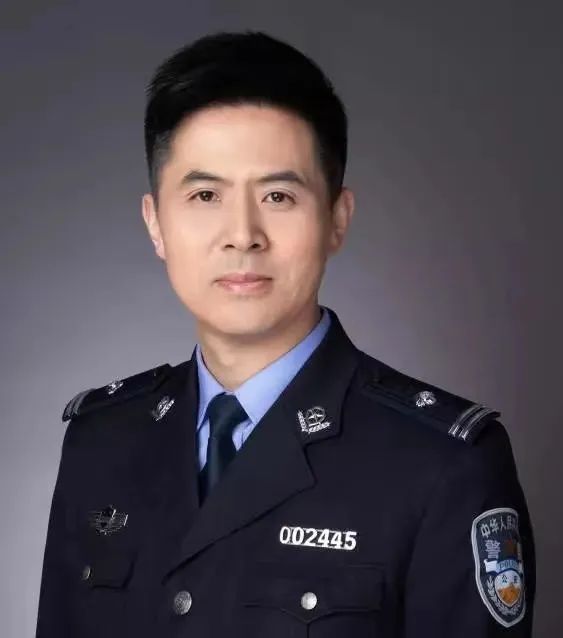 上海市公安局治安总队基层指导处副处长2020年1月,被司法部授予"普法
