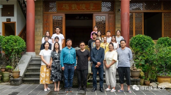 教授莅临得石珠宝腾冲分公司2022年7月24日,云南艺术学院设计学院院长