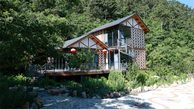 7月21日拍摄的唐山市迁西县汉儿庄镇一家民宿外景.韩江平 摄