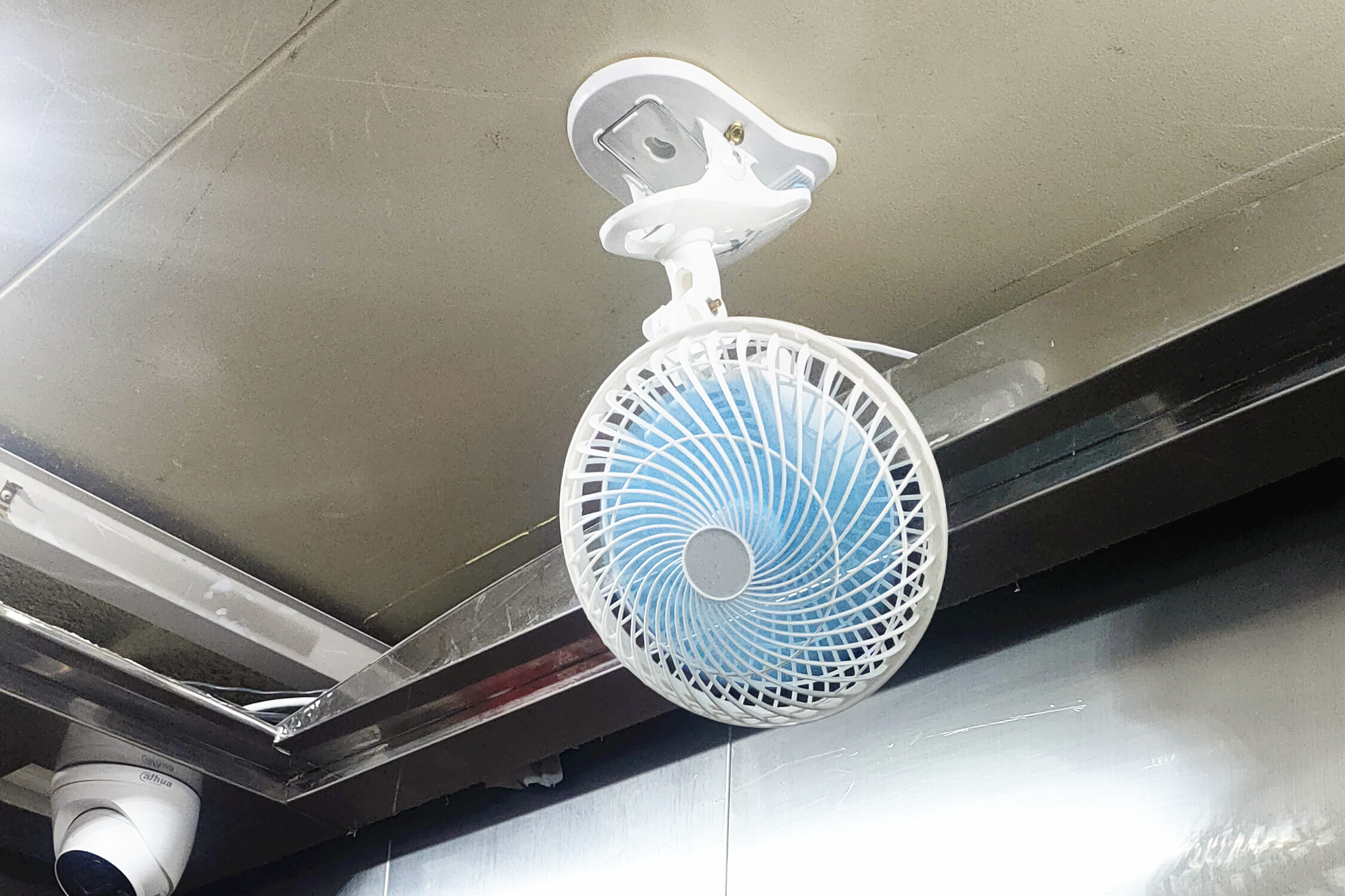 合肥柏堰科技园:小风扇帮大忙 凉了电梯暖了民心