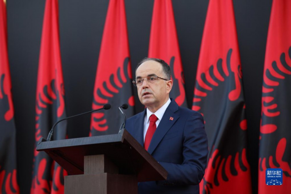 7月24日，在阿尔巴尼亚地拉那，阿尔巴尼亚总统贝加伊在总统府的就职仪式上发表讲话。新华社发（根特·奥努齐摄）