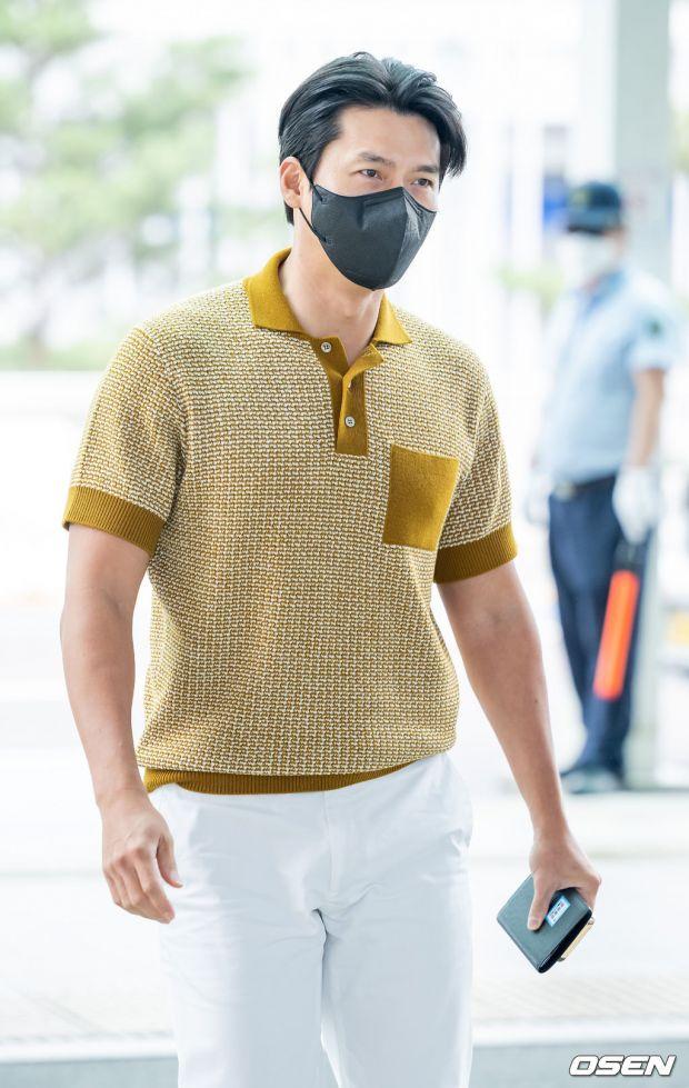 玄彬机场近照难掩好气色气质沉稳魅力不减