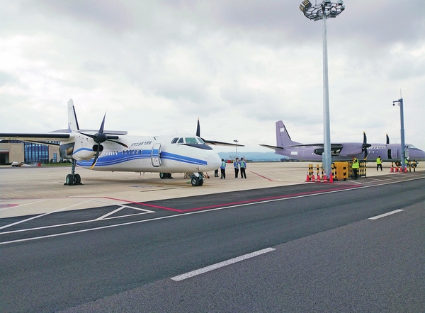 途经与飞越13个国家后,顺利降落在马拉维布兰太尔国际机场,标志着航空