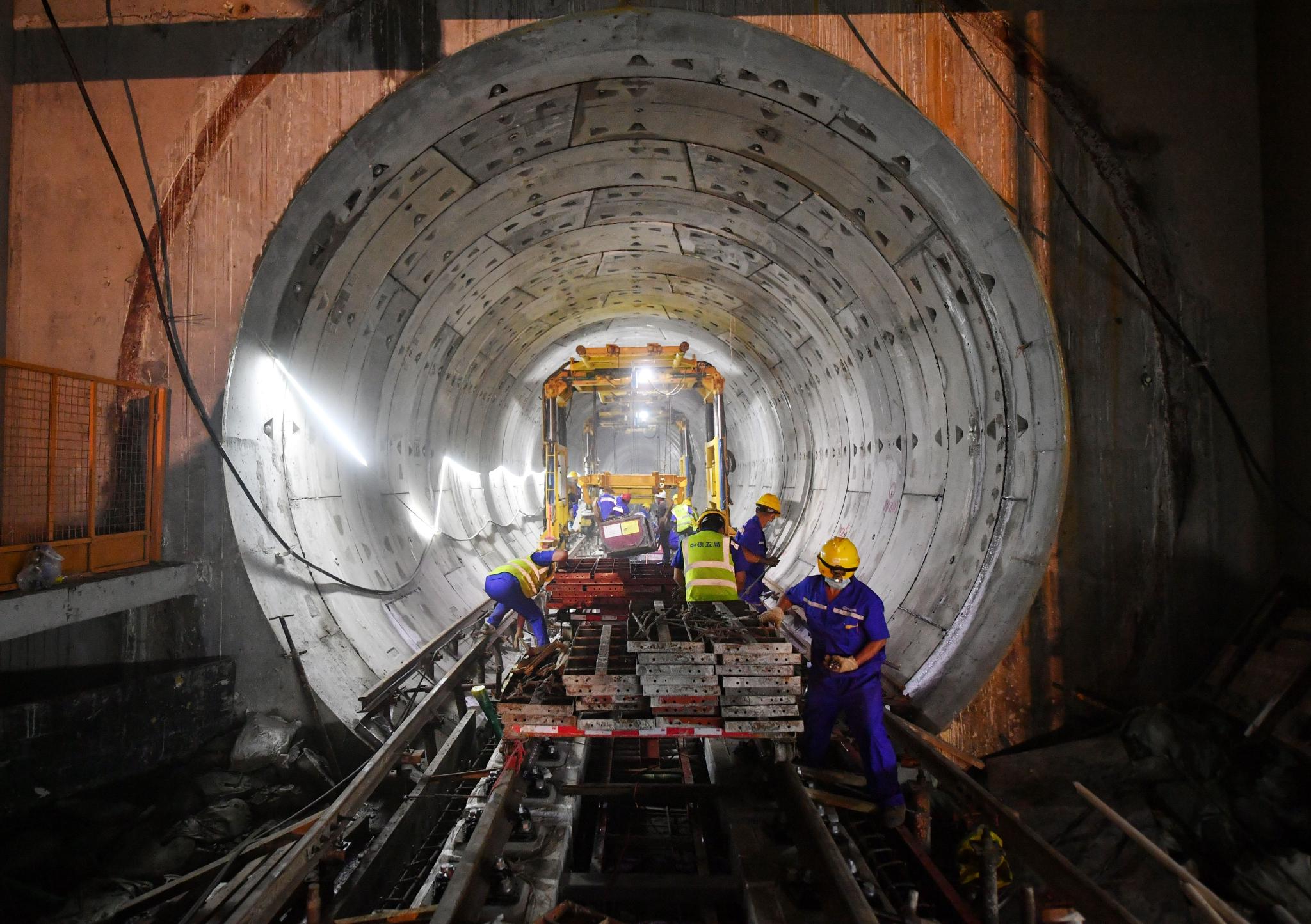 北京地铁12号线正线全面进入铺轨阶段|北京地铁_新浪财经_新浪网