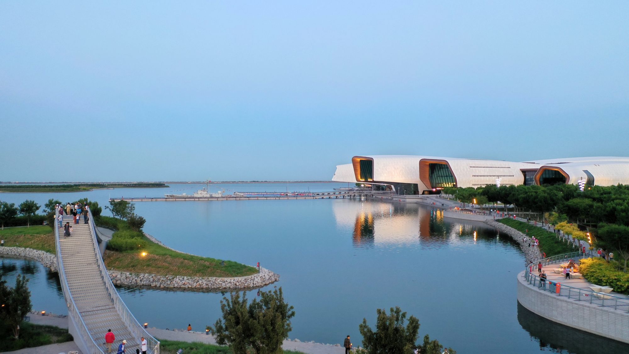 中新天津生态城南湾公园一景(2021年6月5日摄,无人机照片)新华社记者