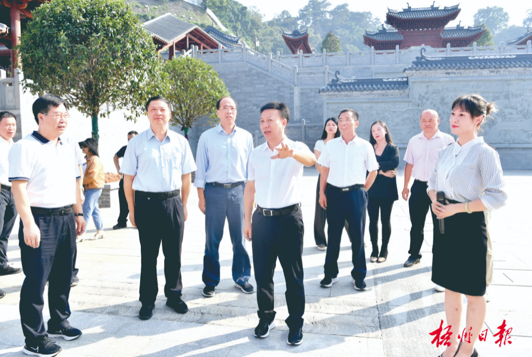 7月26日,市委书记蒋连生率队到梧州市三总府文化旅游博览区等多个重大