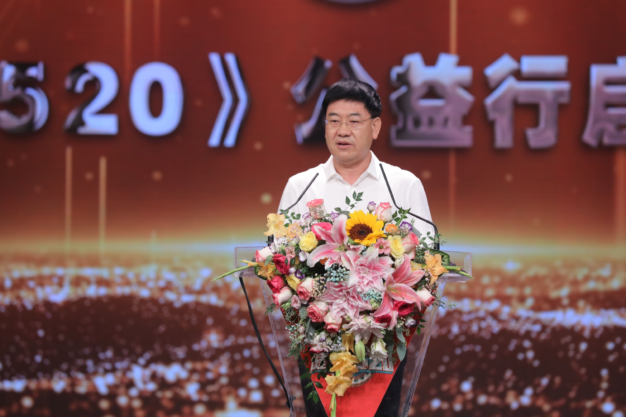 (中宣部人权发展与交流中心主任 左锋)(北京广播电视台党组成员 副总