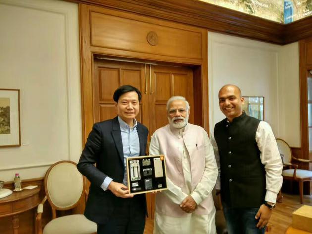 2017年，印度总理莫迪会见访印的小米集团董事长雷军
