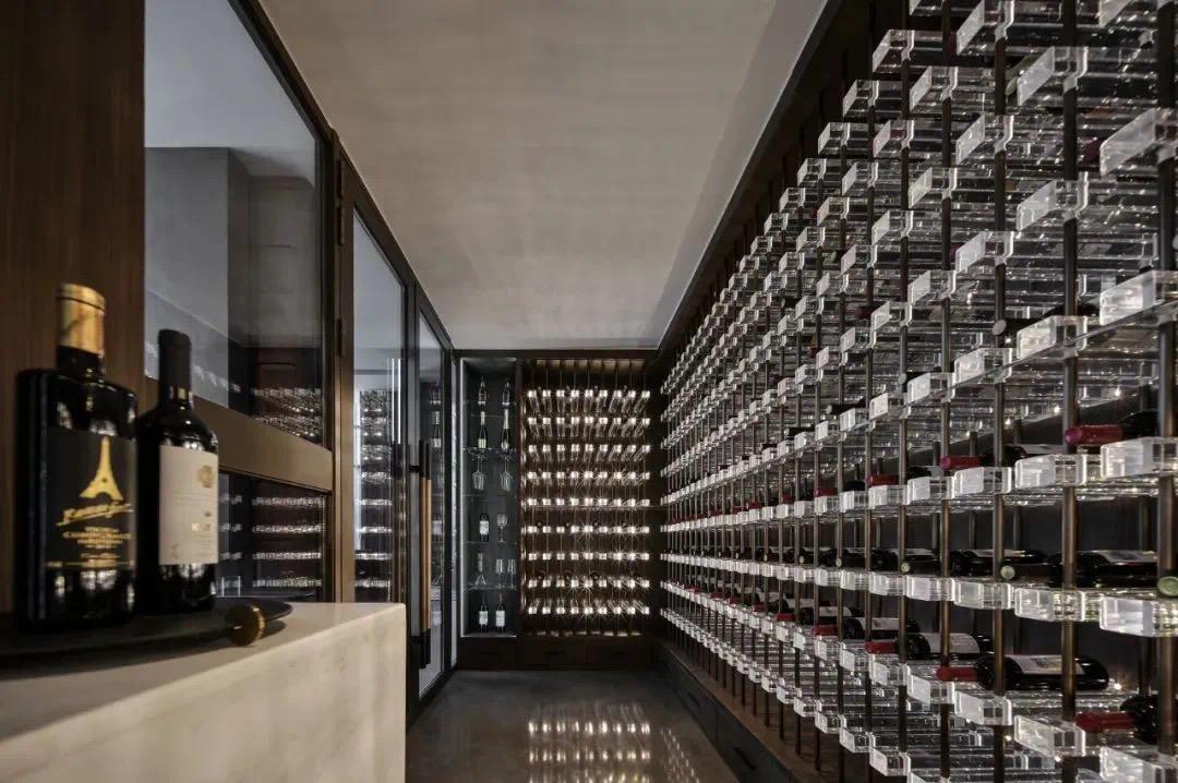 国浩·18t空中圈层会客厅红酒雪茄吧实景图