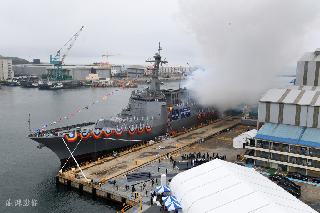 7月28日，韩国为“正祖大王”号举行下水仪式。