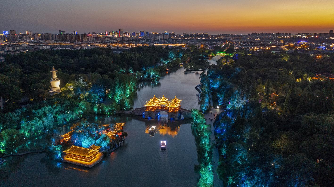 航拍瘦西湖夜景. 齐力广 摄