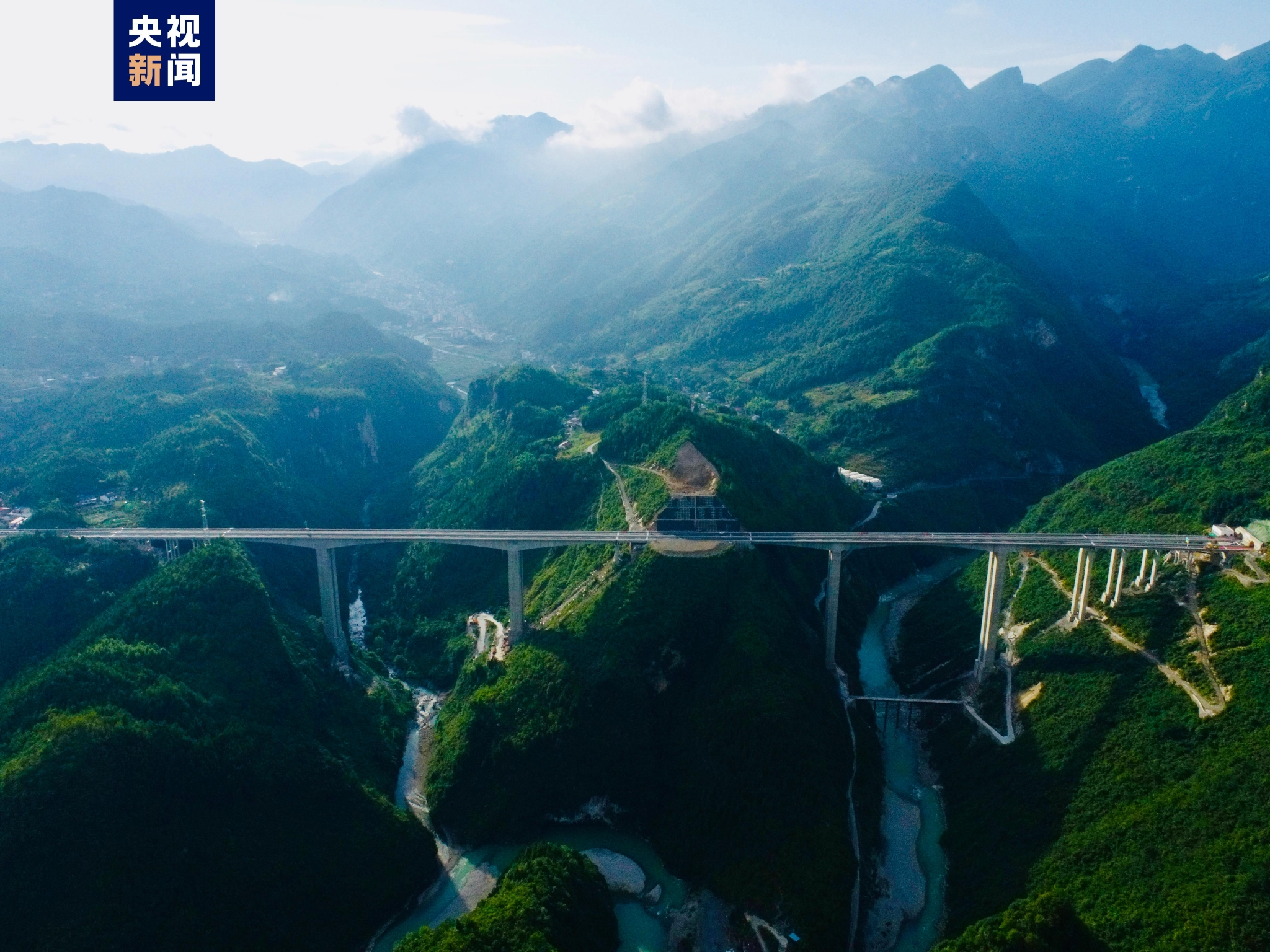 银百高速重庆城口鸡鸣至开州谭家段今日通车年底前免费通行