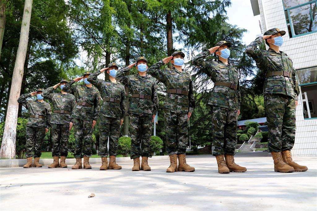 超帅武警官兵21式夏季作训服来啦