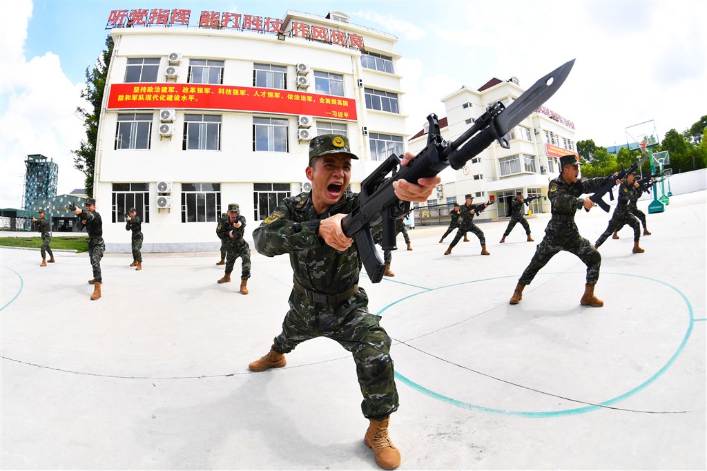 重温誓词实战训练回顾荣誉故事武警上海总队开展多项活动迎八一